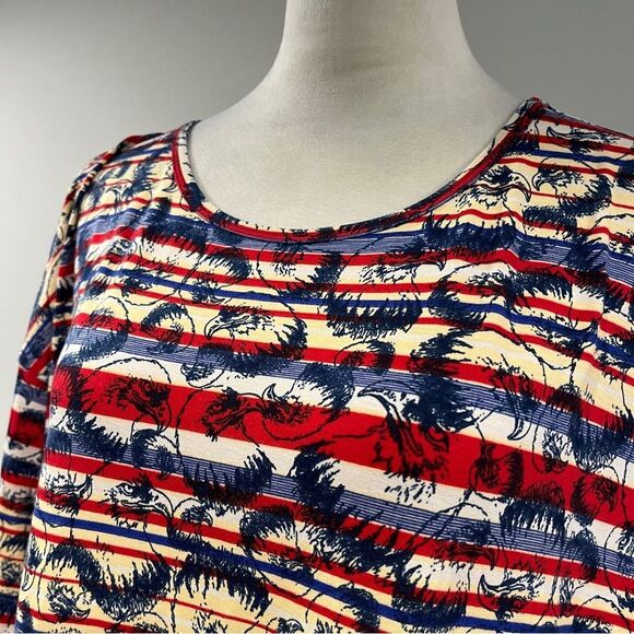 LuLaRoe Irma short sleeve Eagle print oversized top size small - Picture 2 of 12